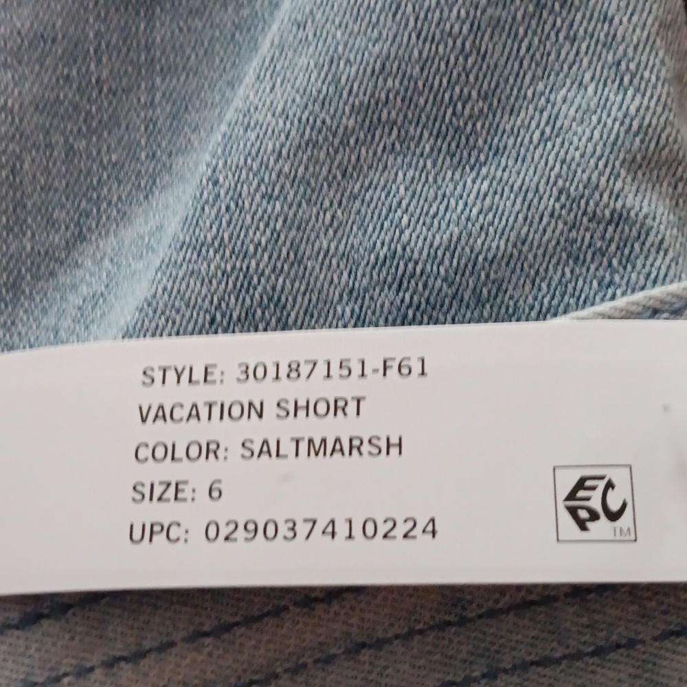 NWT Gloria Vanderbilt Denim Vacation Shorts In Saltmarsh Rinse■ Size 6 - Picture 13 of 14